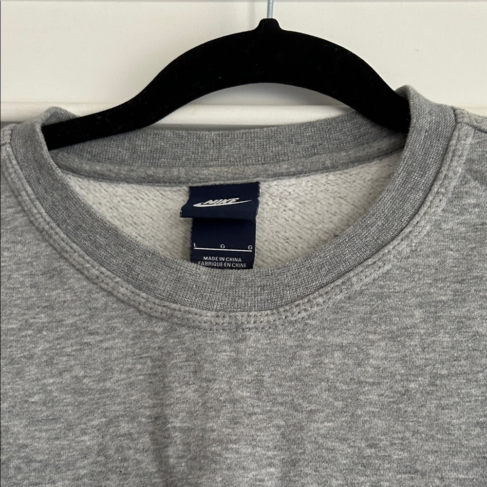 Nike Men's Heather Gray Crewneck Sweater - Picture 6 of 7